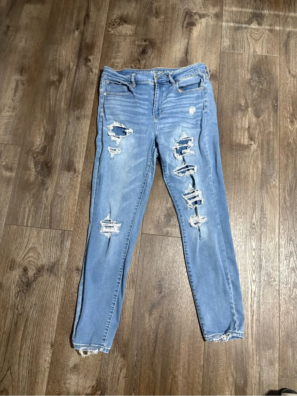 American Eagle Blue Distressed Women’s Jeans